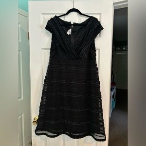 Tadashi Too 16w (16q) flattering ruffle, sequin